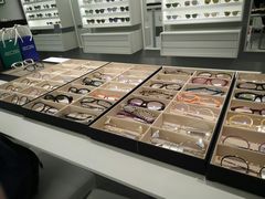 -目艮眼镜SHOWROOM(品牌集合店)