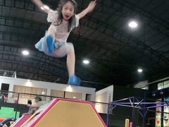 -嘿哟动霸CHUA·新潮玩运动娱乐中心·蹦床滑冰团建乐园