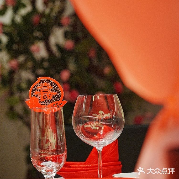 把宴请安排在这里，领导给我夸完了！