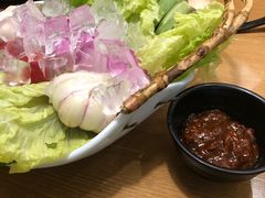 蘸酱菜-海派美食·家宴海鲜青岛菜·石锅鲽鱼头(东方城店)