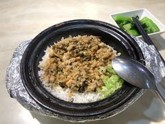 梅菜肉饼饭-阿宝煲仔饭(东方花园店)