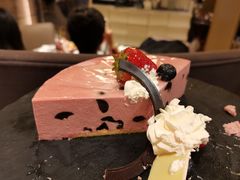 草莓慕斯-北京王府井希尔顿酒店·万斯阁西餐厅