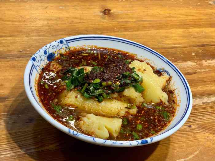 长安搅团是一家美食小店店家位置就在中山门关中巷的永兴坊一带主要有