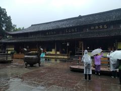 -峨眉山报国寺