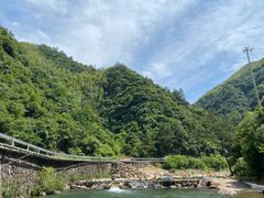 -安吉龙王山峡谷漂流