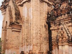 景点-婆萨努占婆塔