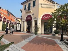 -佛罗伦萨小镇广佛名品奥特莱斯(疏港路店)