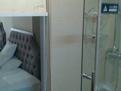 浴室落地玻璃-上寓酒店公寓(原皇室堡酒店公寓)