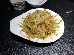 -河畔春天时尚餐厅