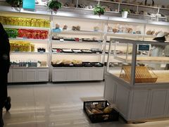 面包甜点陈列柜-罗莎蛋糕(魔法师司门口店)