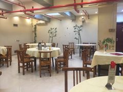 大堂-红色湘菜馆(春风店)