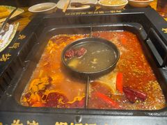 -老牌坊云南鱼豆花火锅(爱建店)