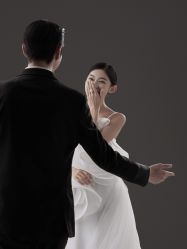 -至臻微拉婚纱摄影