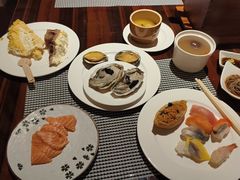 -广州万富希尔顿酒店·感趣自助餐厅·金秋蟹宴生蚝海鲜刺身