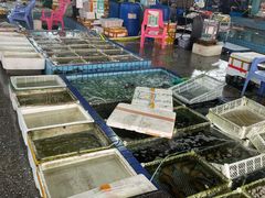 -霞涌市场海鲜摆卖区