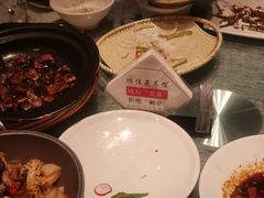 -侬佳蒸菜馆(听潮店)