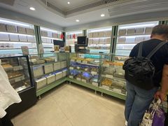 面包甜点陈列柜-上海哈尔滨食品厂(淮海中路店)