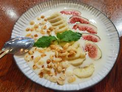 无花果香蕉燕麦酸奶-斯比特花园西餐厅(东方商厦店)
