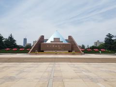 -上海市龙华烈士陵园