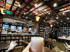 -钟书阁(松江泰晤士小镇店)