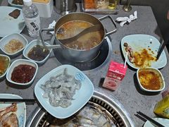 -金滏山·烤肉海鲜火锅自助(襄阳万达店)