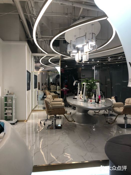 MYYF SALON烫发染发图片