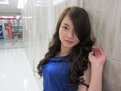 长发妩媚发型-美秀造型