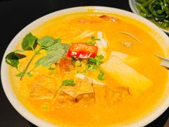 -大头虾越式风味餐厅(光明广场店)