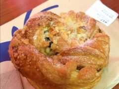 榛子可颂-瑞幸咖啡(临海市银泰城店)