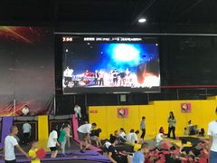-嘿哟动霸CHUA·新潮玩运动娱乐中心·蹦床滑冰团建乐园