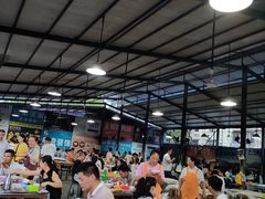 大堂-五七小李子油焖大虾(总店)