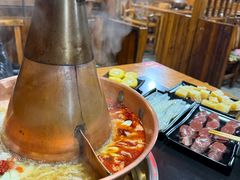 -果松木炭酸菜铜火锅·外婆参鸡汤