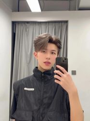 -一家只做男发烫染的店
