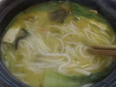 -在蒙自过桥米线