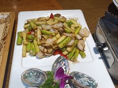 -黄泥岗·地道湖北菜(奥特莱斯店)