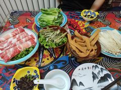 -弘烨 贵州酸汤 鱼火锅(东财店)