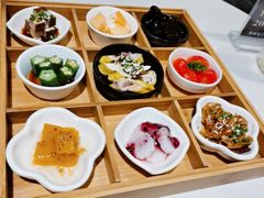 九宫格玲珑前菜-新仙清汤牛腩(铜锣湾店)