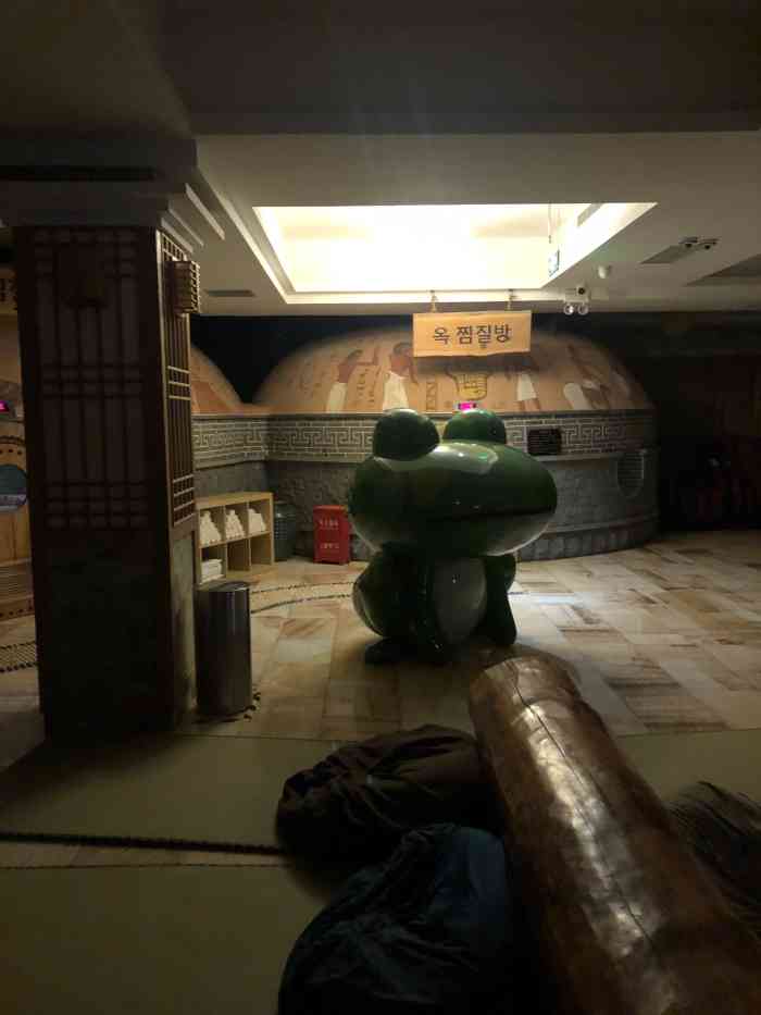 青瓦水台spa休闲会所-"就算周末人也不是很多,一楼是澡堂二楼是休.