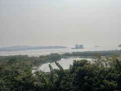 -亮河湾山庄