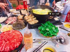 -鲜入围煮花胶鸡海鲜火锅