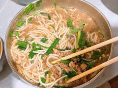 -正宗杨记普洱酸醋米线(总店)