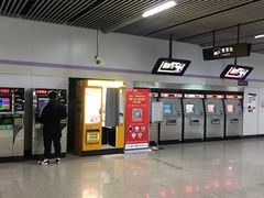 -龙溪路(地铁站)