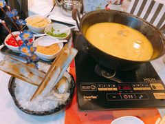 -鲜入围煮花胶鸡海鲜火锅