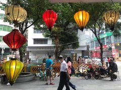 -大头虾越式风味餐厅(光明广场店)