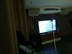 -唯爱KTV聚会餐厅(仙林东城汇店)