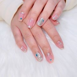 -七彩虹美甲美睫 半永久