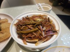 洋葱炒长鱼丝-双东酒店(东关街店)