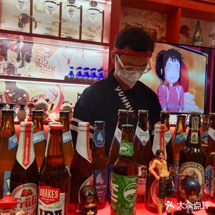 大口吃肉！干干干！ 就来瞳瞳瞳[加油]