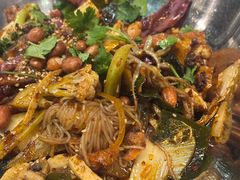 -愉肴麻辣香锅(中山路店)