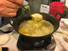 -鲜入围煮花胶鸡海鲜火锅